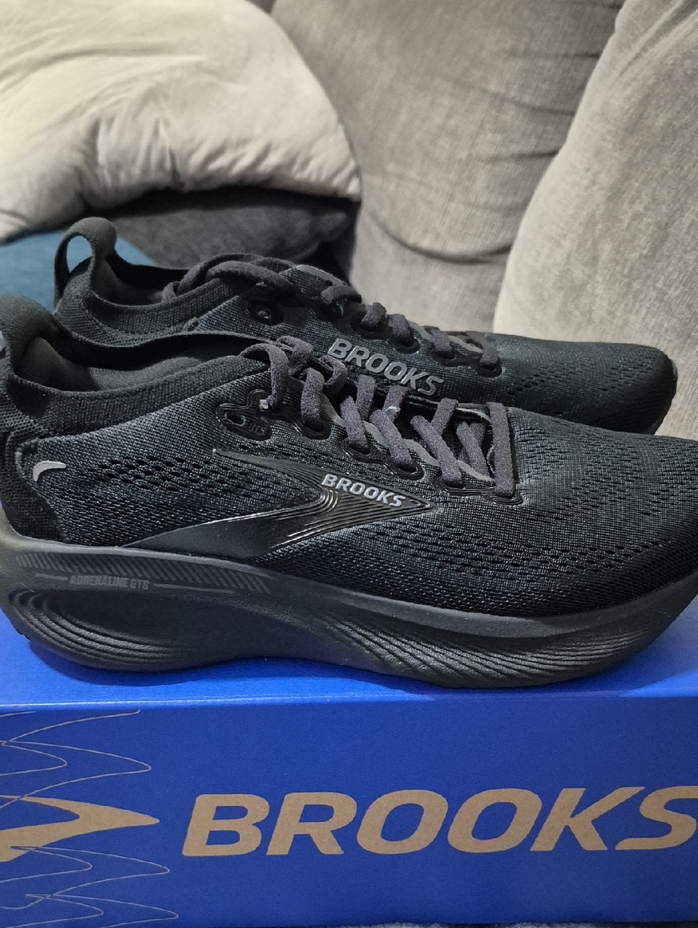 Brooks Adrenaline GTS 25 Women’s Size 9 Black Running Shoes NWB